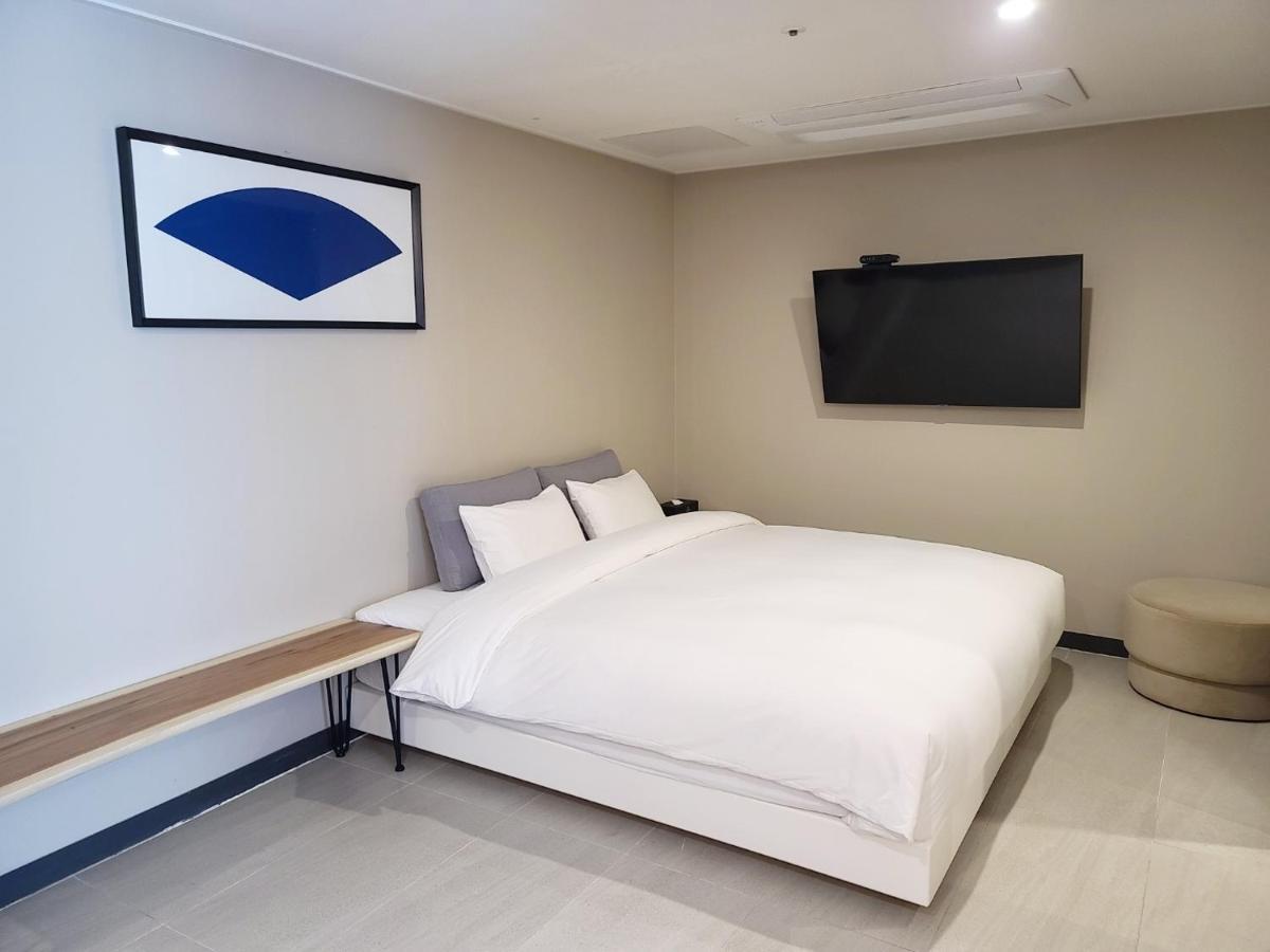 Hound Hotel Busan Station Екстериор снимка
