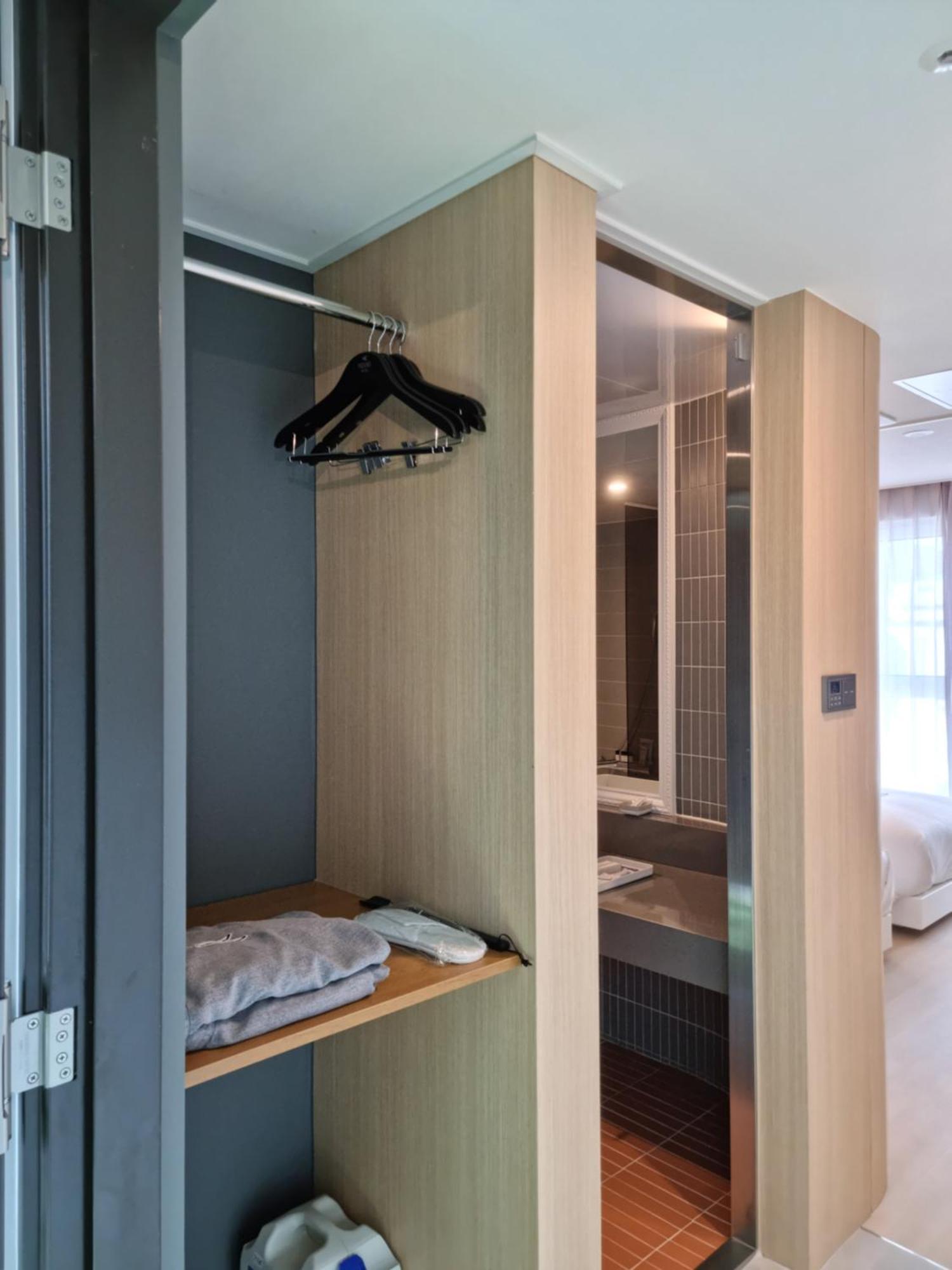 Hound Hotel Busan Station Екстериор снимка
